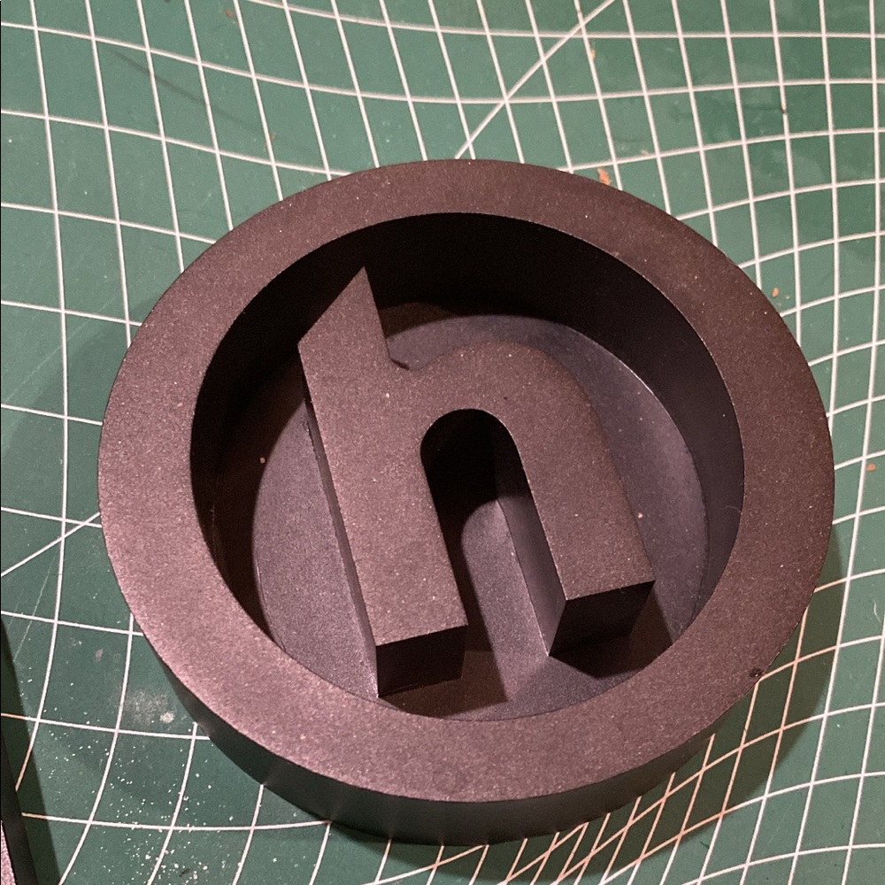 Hidden NY ashtray black